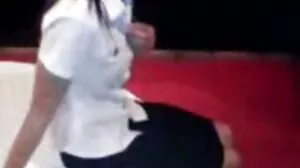 색녀 경찰 코믹 포르노 체리 키스는 범죄 현장 GP1899에서 박제 세 개의 구멍이 있습니다
