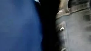 케이트 잉글랜드는 그녀의 엉덩이에 올라가도록 햄스터 포르노 드레드를 구걸한다.